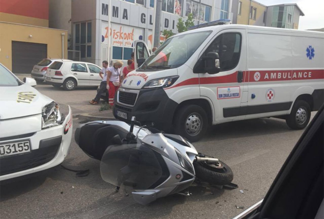 Mostar: Sudar taxija i motora