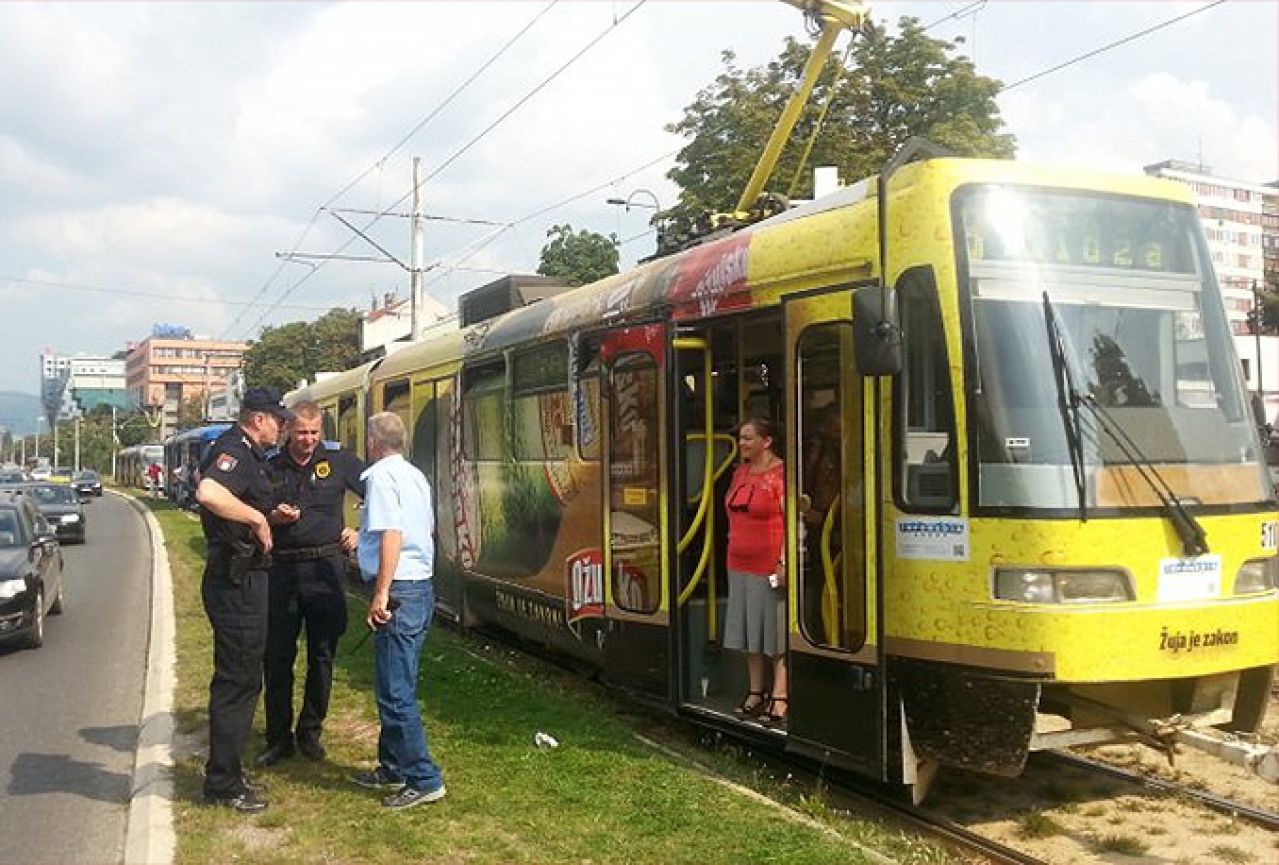 Suzavac izazvao paniku u sarajevskom tramvaju