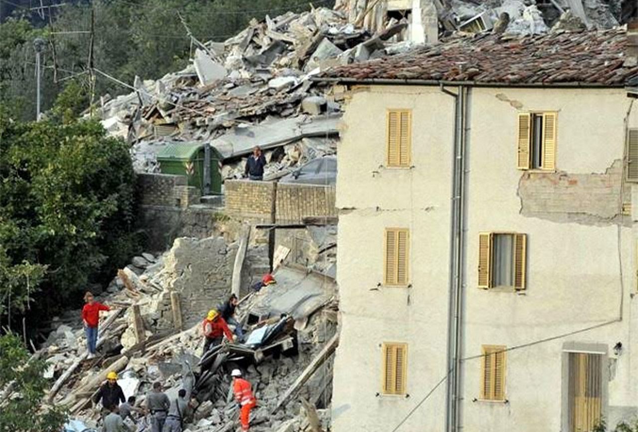 Pomozimo žrtvama teškog potresa u Italiji