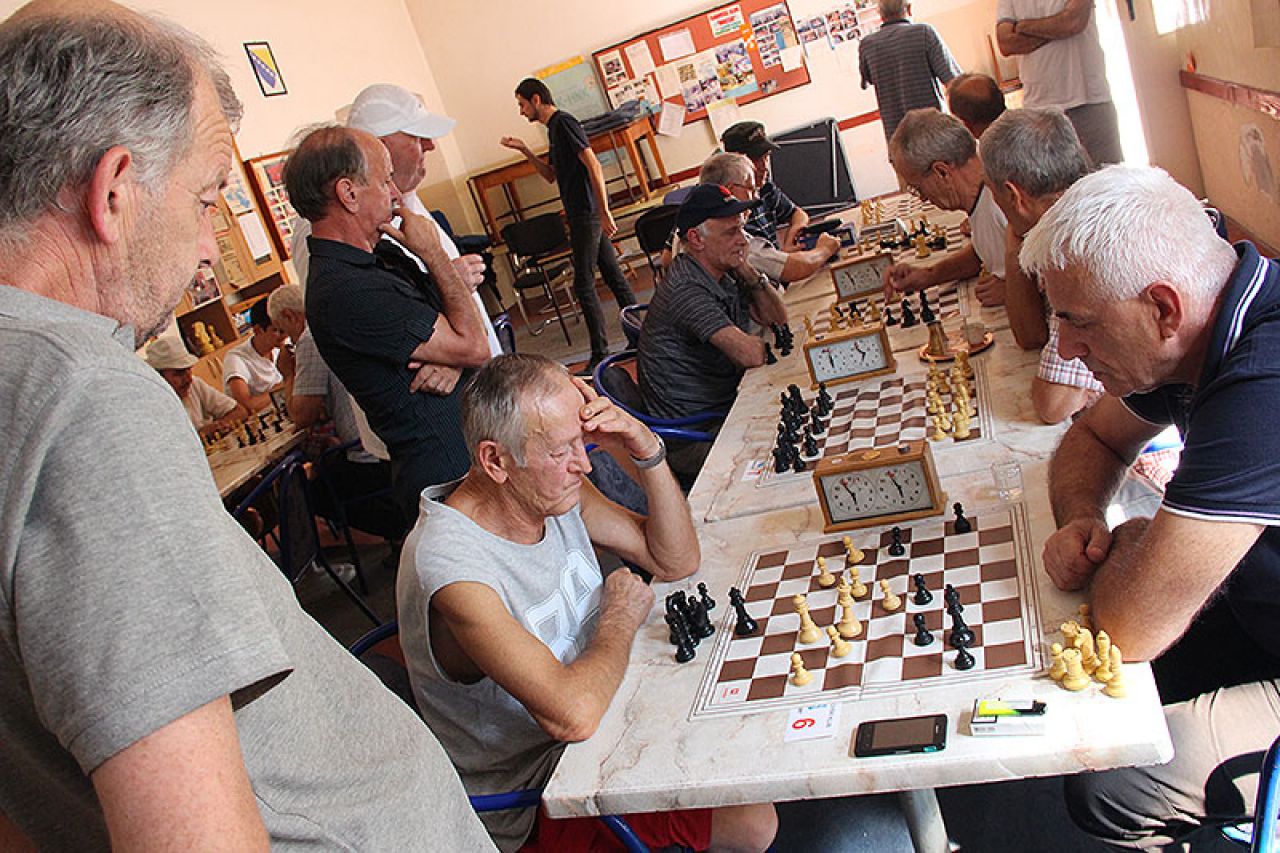 Nekadašnji član šahovskog kluba, Mostaru poklonio turnir