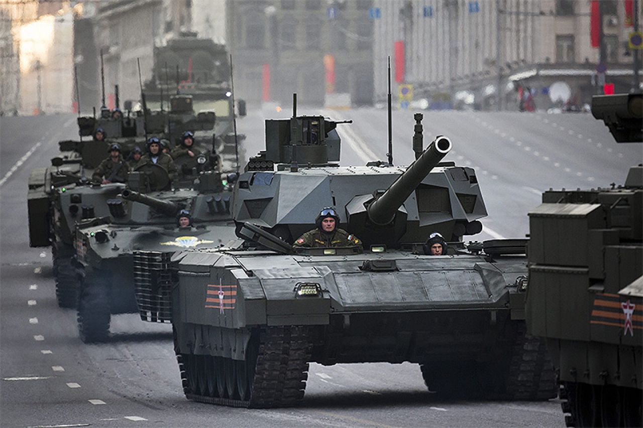 Rusija dobiva prve T-14 Armata tenkove
