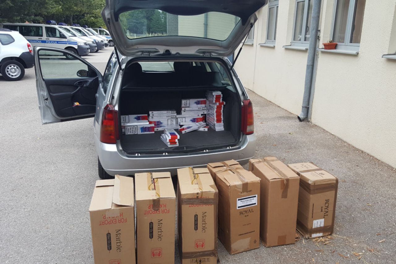Granična policija kod Trebinja pronašla i zaplijenila 3.500 kutija cigareta