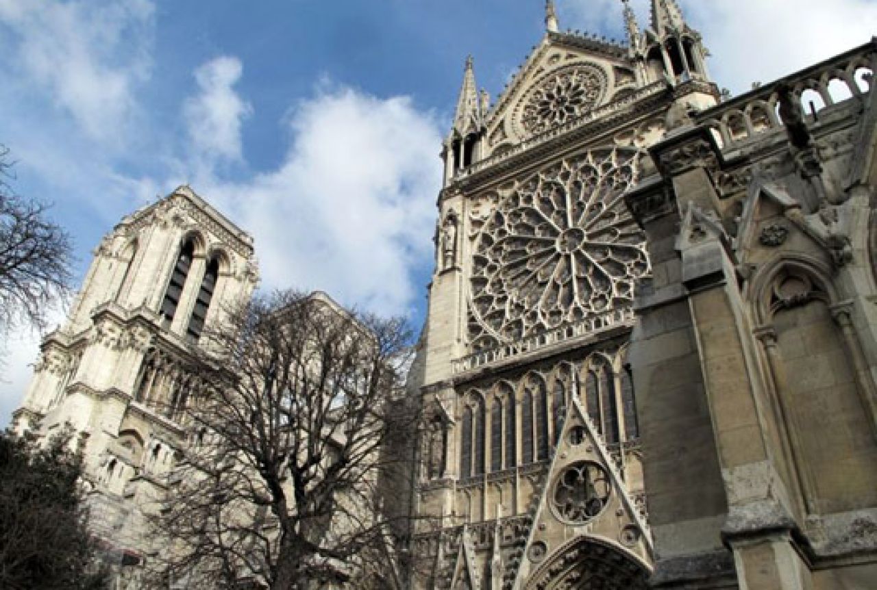 Pronađene plinske boce u blizini katedrale Notre Dame u Parizu