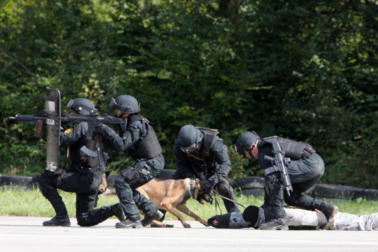 Policijske snage FBiH su osposobljene i opremljene za borbu protiv terorizma