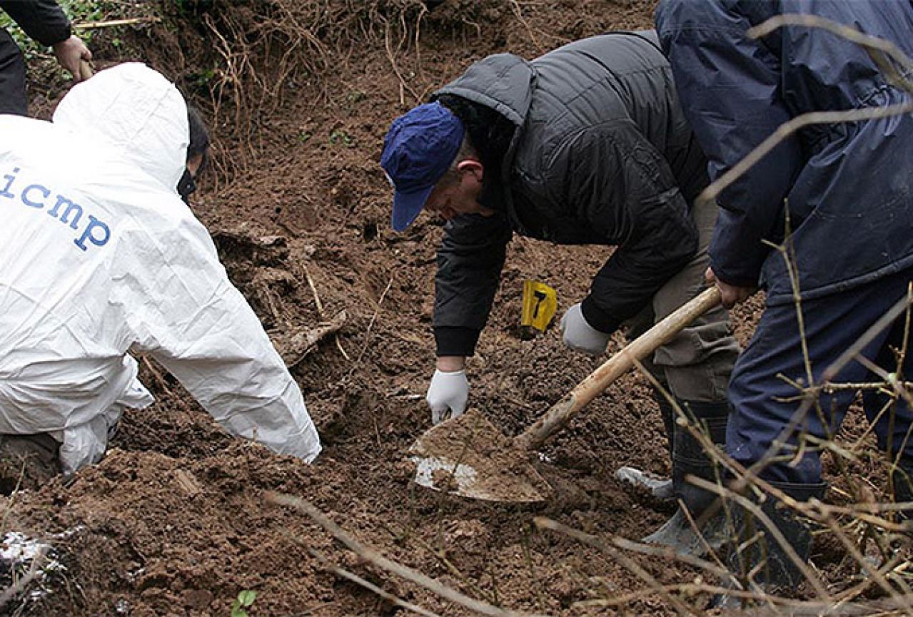 Slovenija: Počela ekshumacija masovne grobnice kod Celja