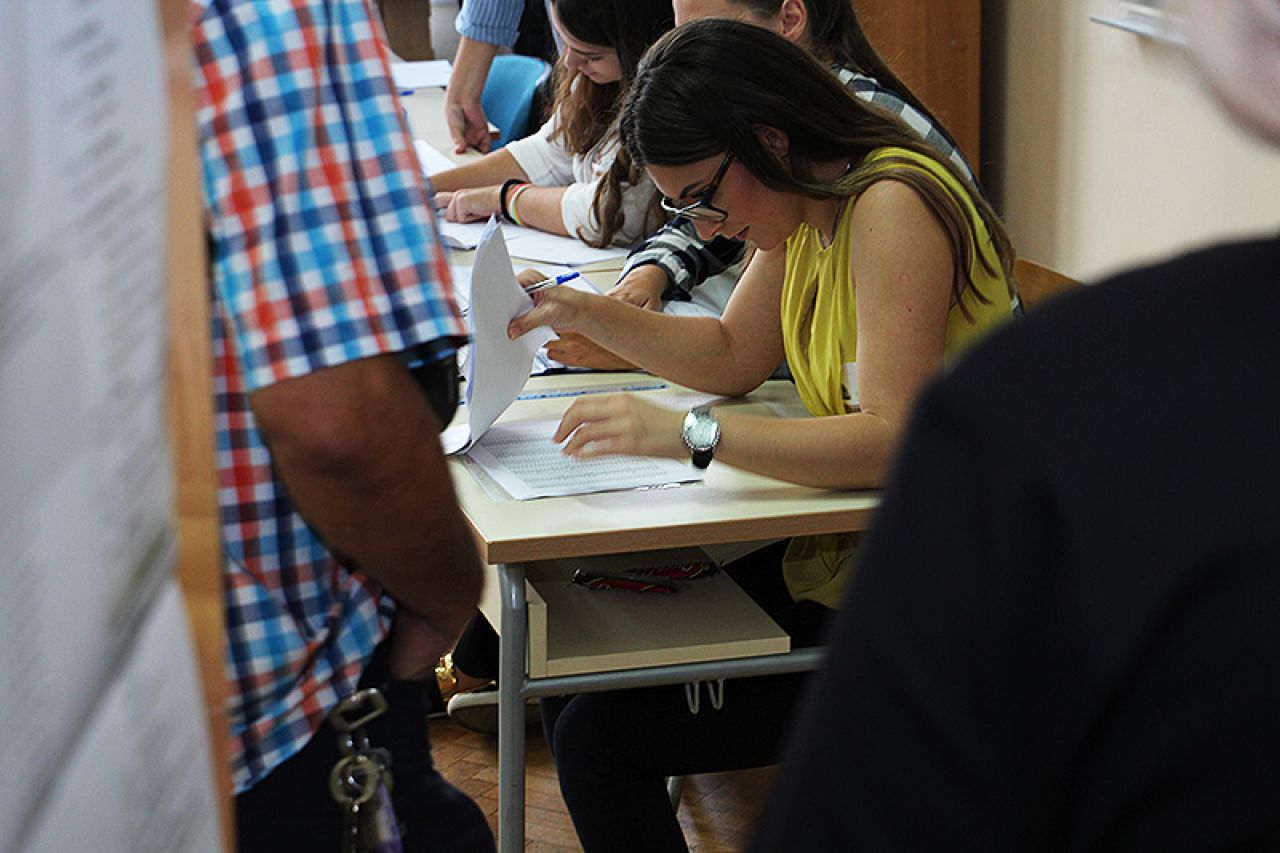 Do podne u Mostaru je glasovalo oko 1000 birača, u inozemstvu bez gužvi
