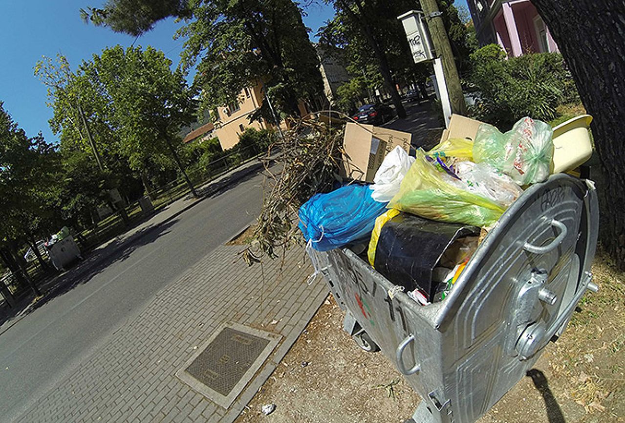 Pronađena bomba pored kontejnera