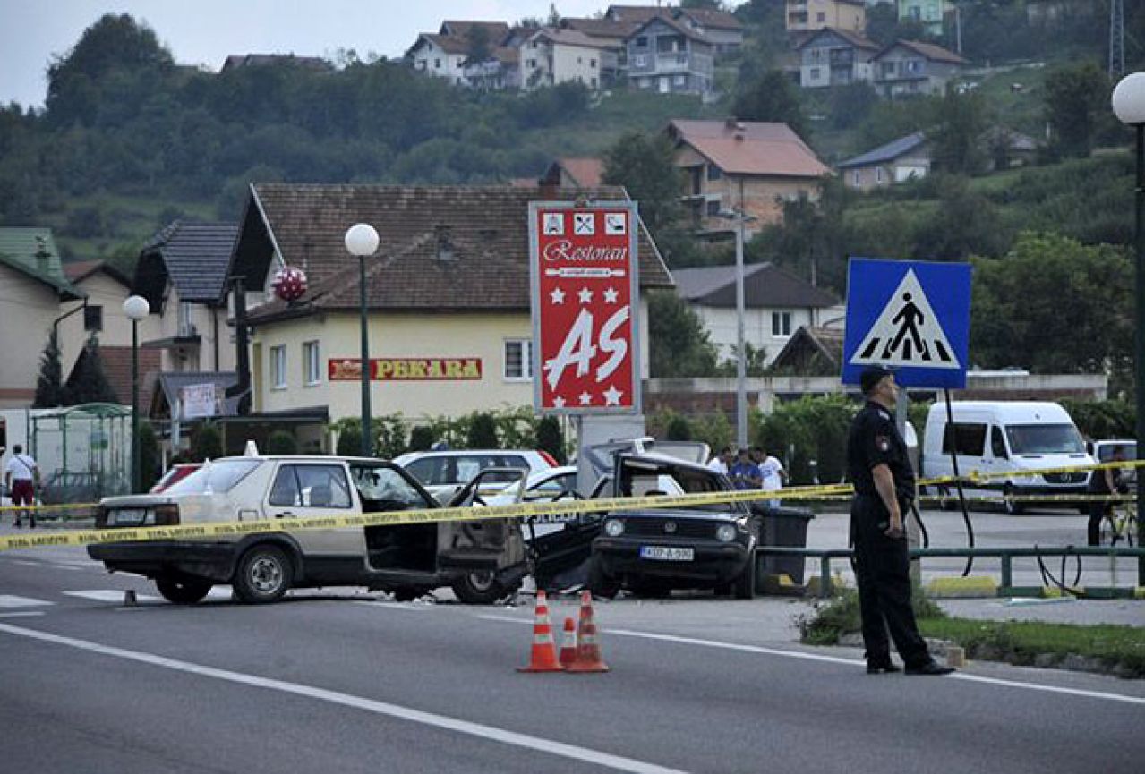 Sudar u Hadžićima: Poginula jedna, a ozlijeđeno pet osoba