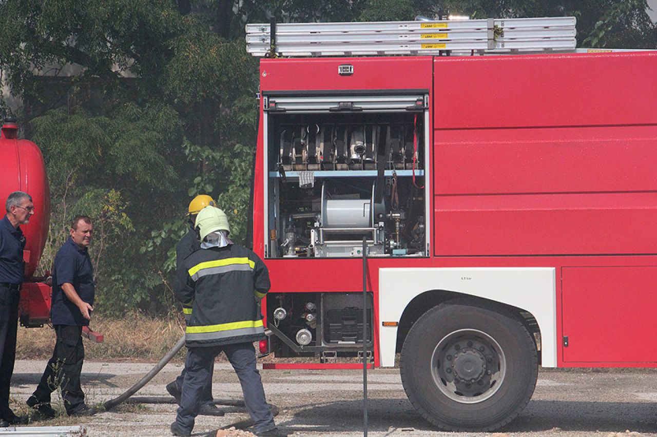 Predviđanje mostarskih vatrogasaca se obistinilo: Ponovno požar u Fabrici duhana