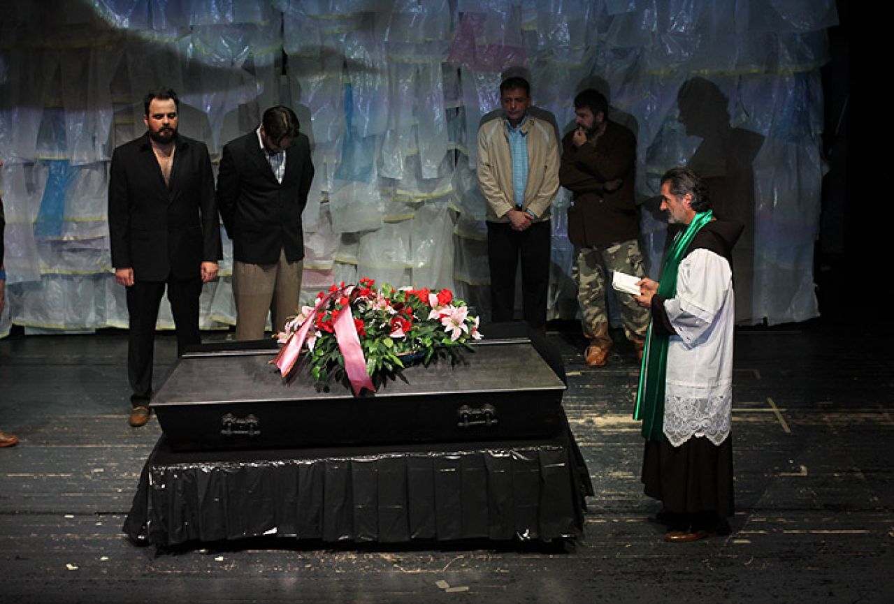 Mostarsko pozorište: 'Mrtve ribe' za novu sezonu