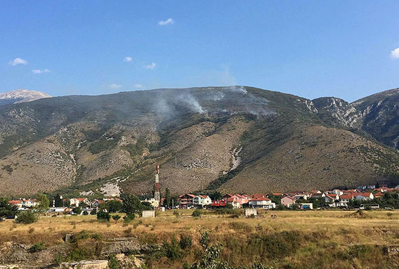 Požar iznad Vrapčića: Teren nepristupačan za gašenje