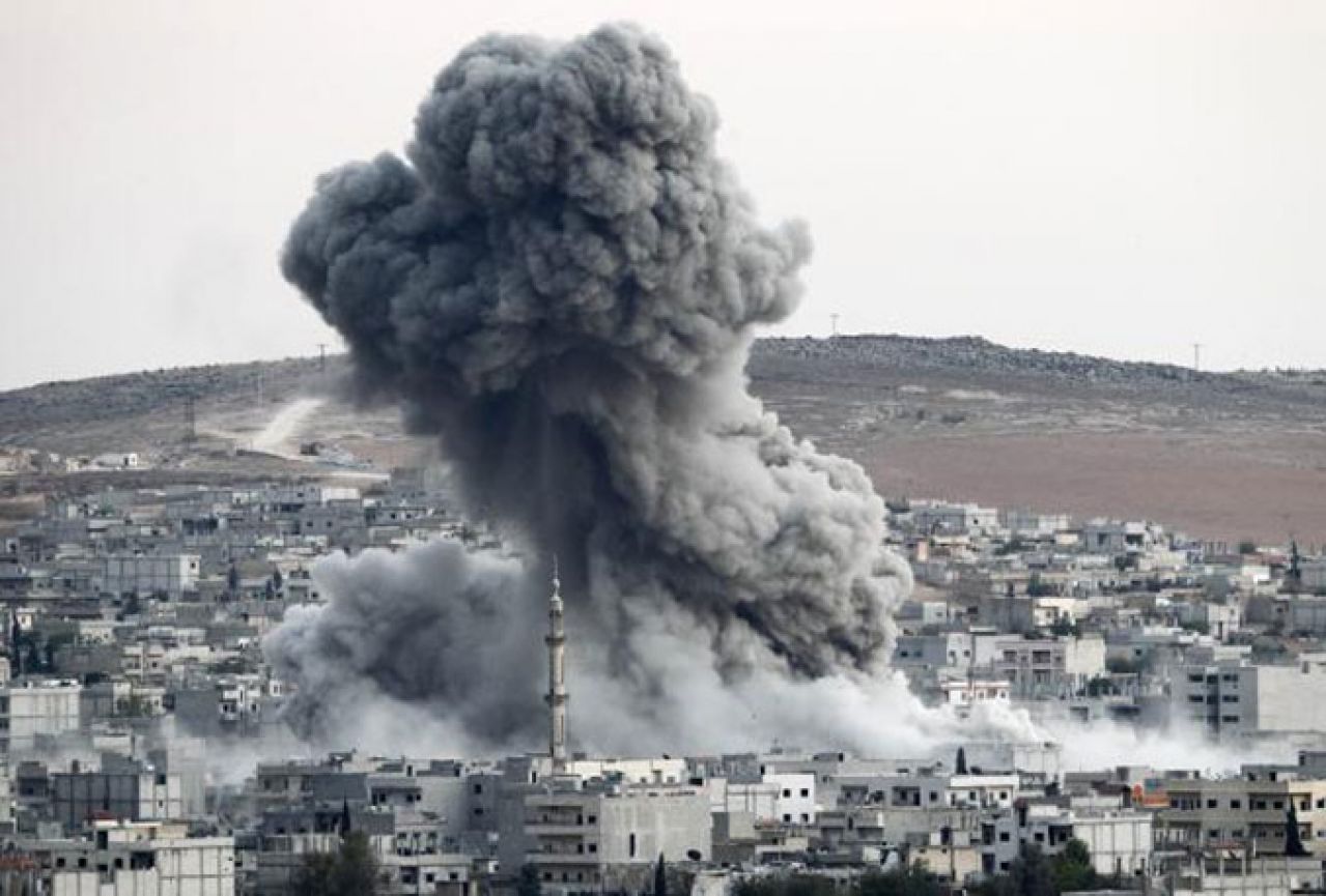 Koalicijski avioni bombardirali položaje sirijske vojske, Rusi prekinuli napad