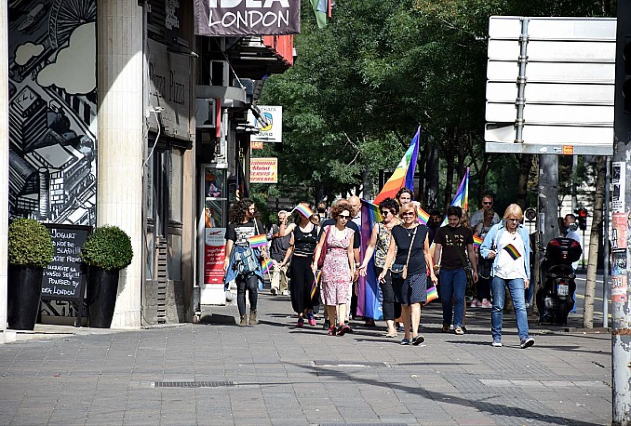 U Beogradu 'Parada ponosa' pod sloganom "Ljubav mijenja svijet"