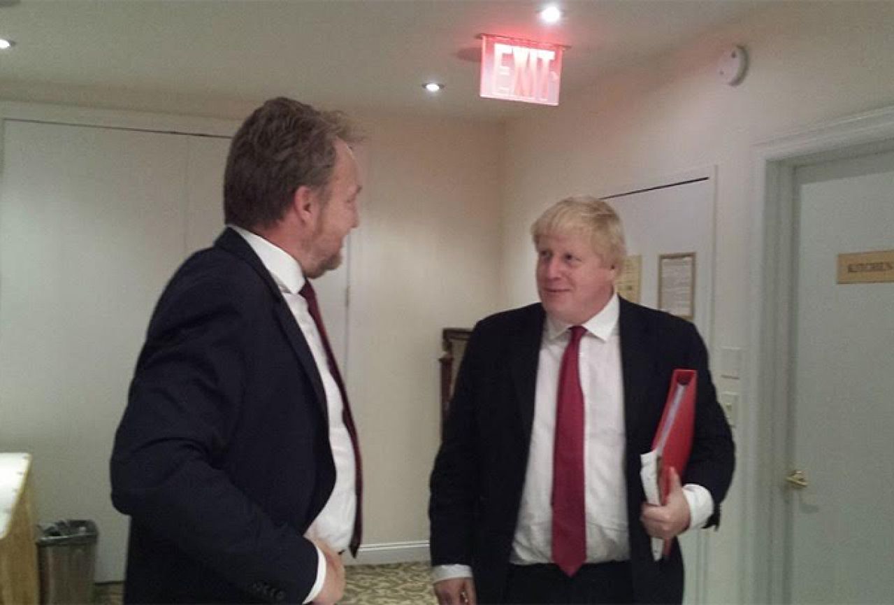 Izetbegović s Borisom Johnsonom: Britanija zadovoljna s BiH