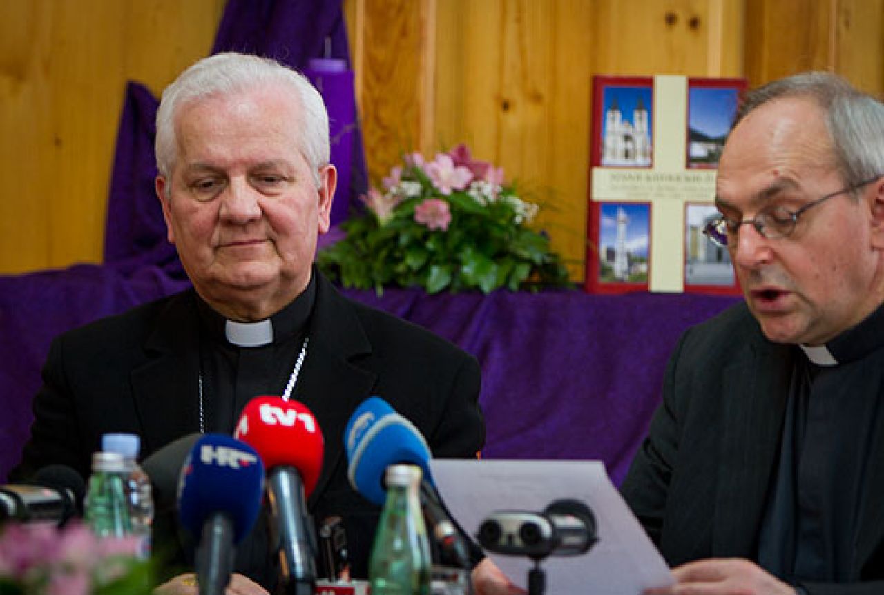 Biskup Franjo Komarica: Pa šta to radite s jadnim narodom? Jednim, drugim, trećim