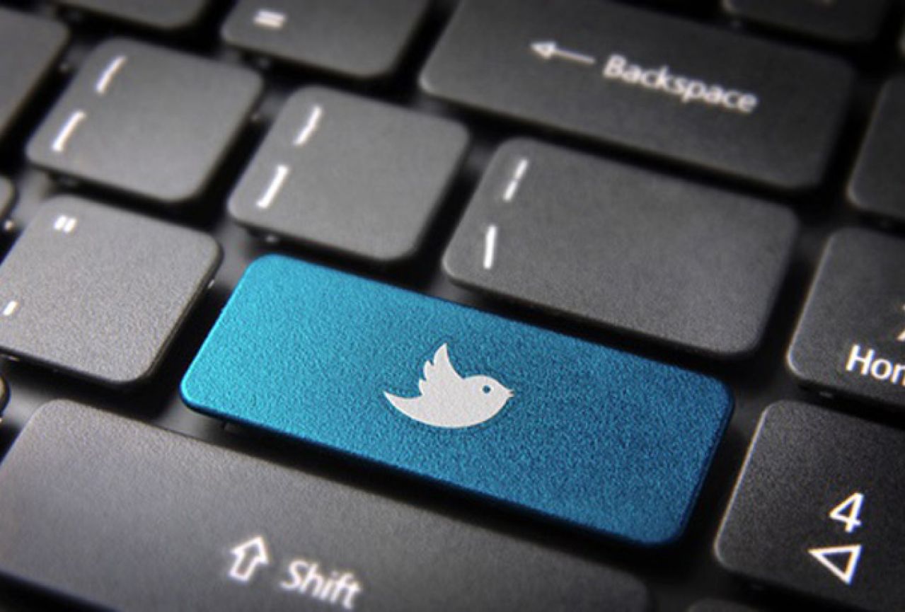Twitter ide na prodaju, dva kandidata u igri