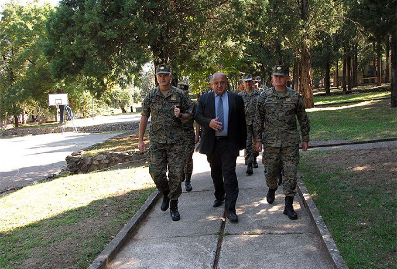 Jusić pohvalio angažman 4. pješadijske pukovnije