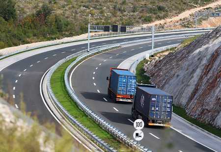 https://storage.bljesak.info/article/171216/450x310/kamioni-prijevoz-transport-uvoz-izvoz.jpg