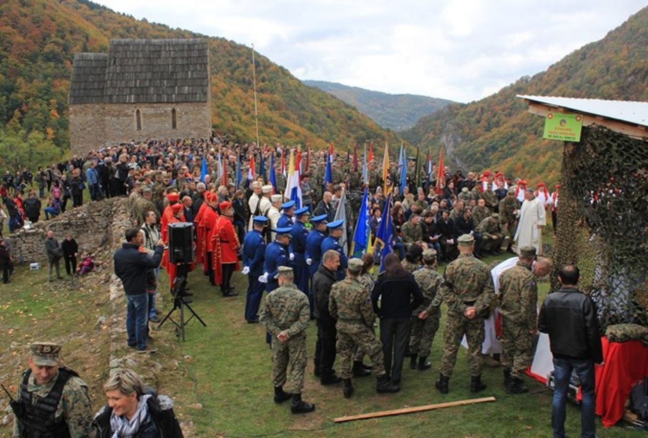 Molitveni pohod na kraljevski grad Bobovac