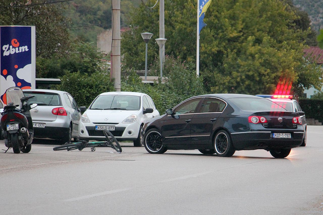Mostar: Automobil udario biciklisticu