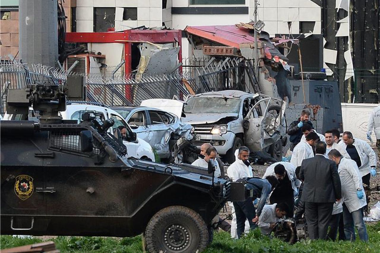 17 poginulih u napadu autobombom u Turskoj 