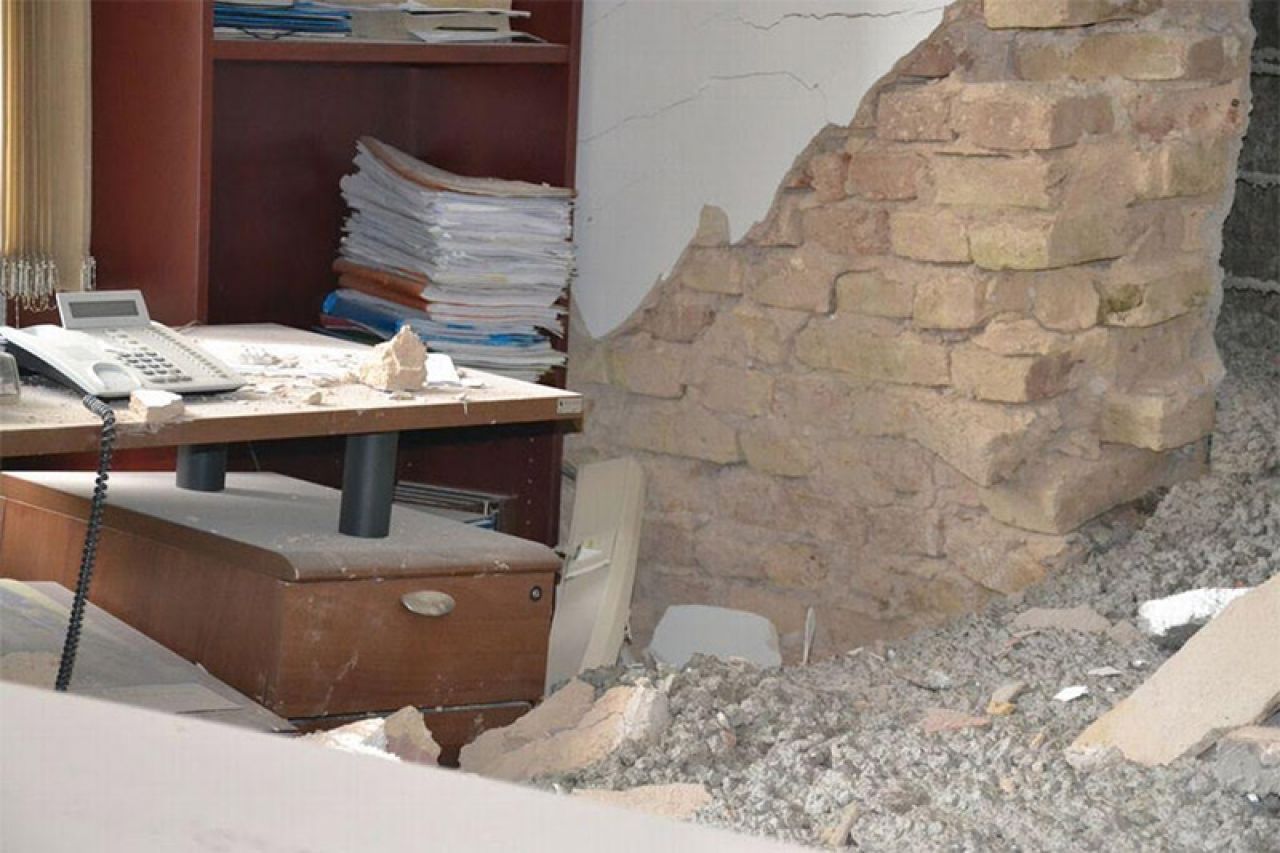 Nelegalni radovi srušili zgradu Zajedničkog stožera Oružanih snaga