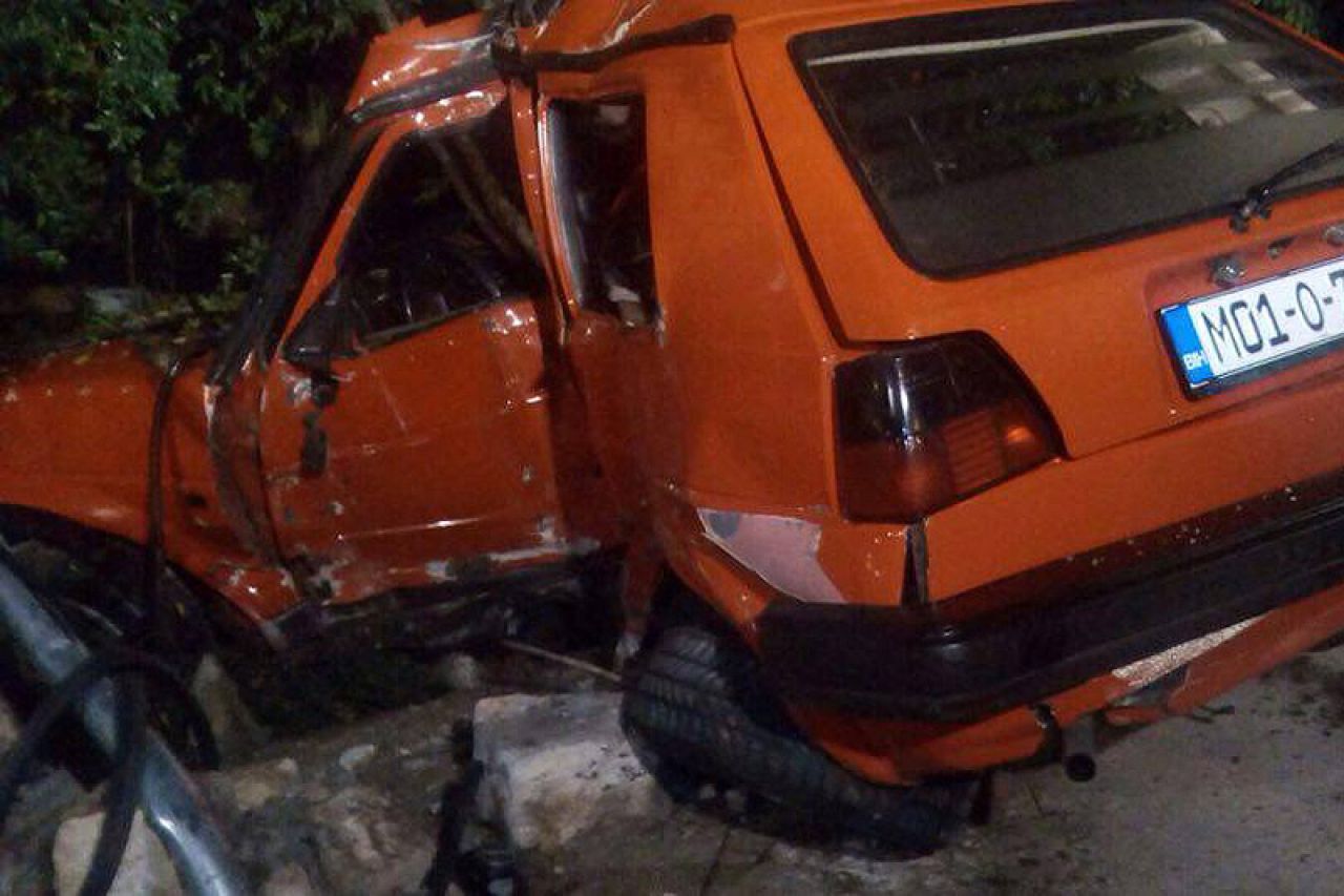Teška prometna nesreća u Širokom Brijegu: Poginuo 18-godišnji mladić