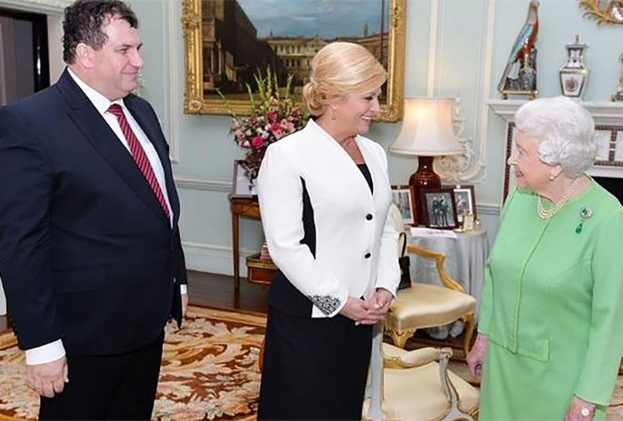 Grabar-Kitarović audijencijom kod kraljice počela službeni posjet Britaniji