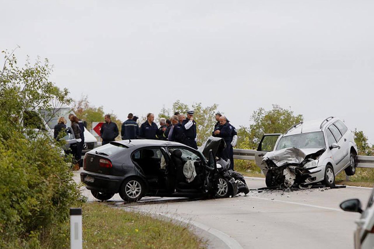 Mostar-Stolac: Poginule dvije osobe u jednoj prometnoj, u drugoj više ozlijeđenih