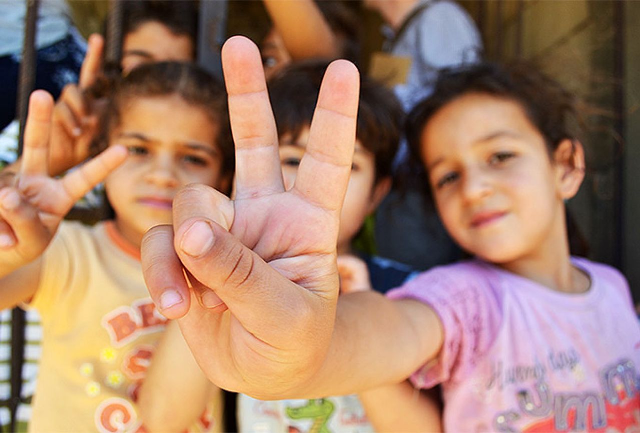 Njemački apsurd: Sirijac će za četiri žene i 23 djece godišnje dobiti 30.030 eura
