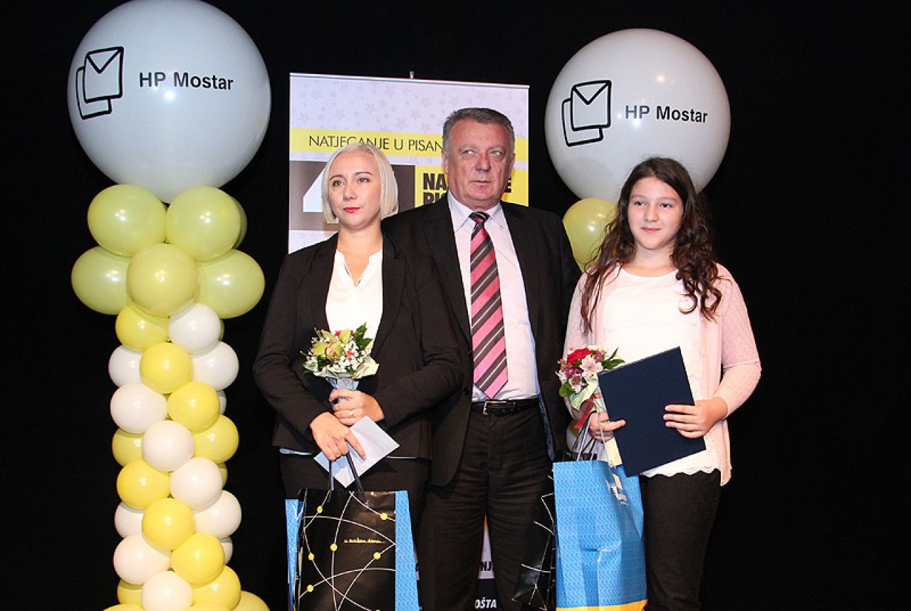 Nagrađena djevojčica iz Mostara: 'Biram pisanje pisma, prije nego sms'
