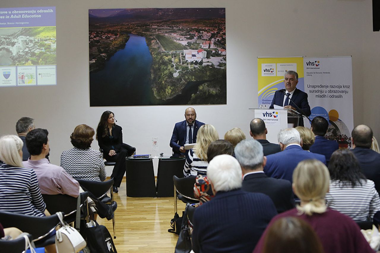 Mostar: Otvorena Konferencija 'Gradimo mostove u obrazovanju odraslih'