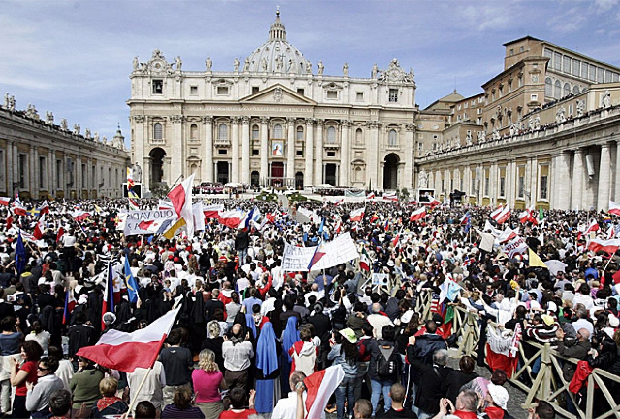 Gotovo 100.000 osoba na Danu svetog Ivana Pavla II. u Vatikanu