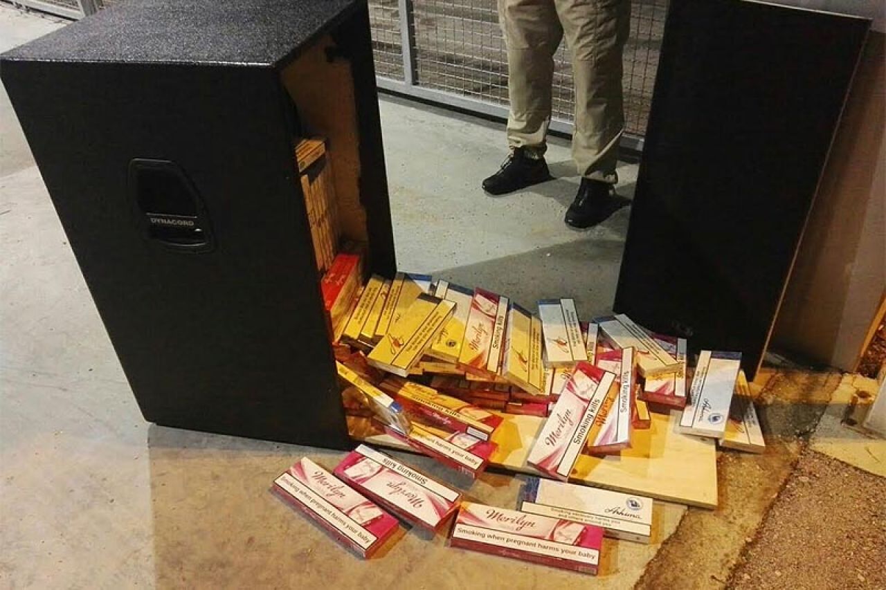 U zvučnicima VW-a pronađeno 5.000 kutija cigareta