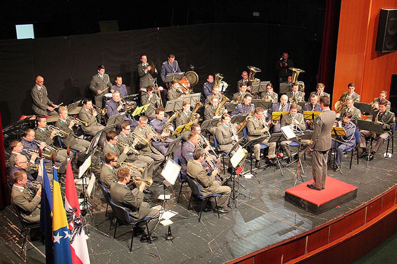 Koruški vojni orkestar svirao za Mostarce povodom austrijskog praznika