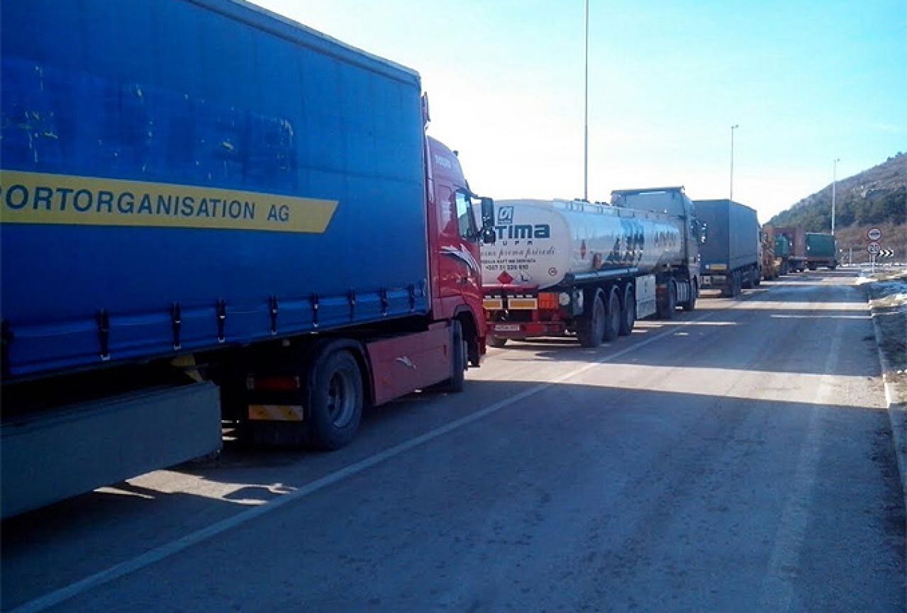 Upozorenje vozačima: Granica BiH-Hrvatska se zatvara za kamione