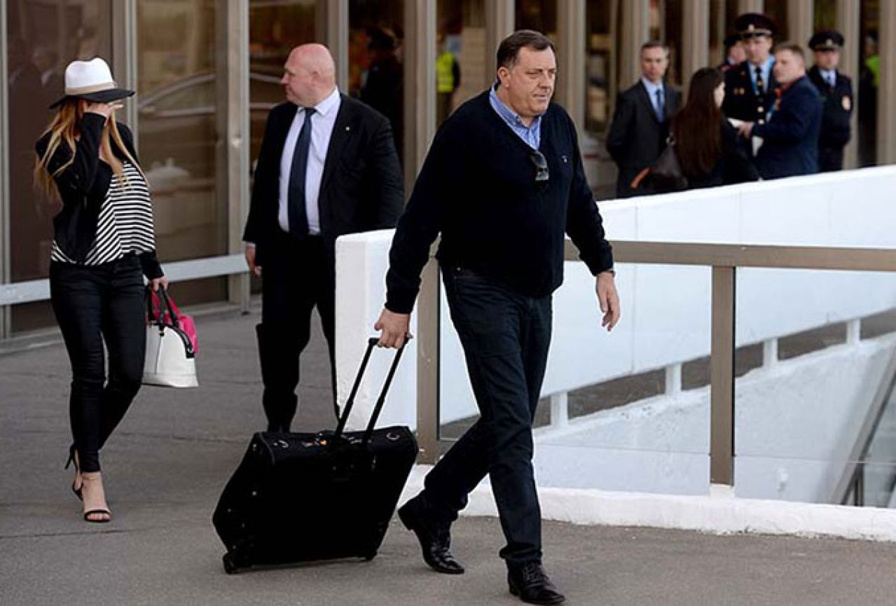 Dodik otputovao u Kinu