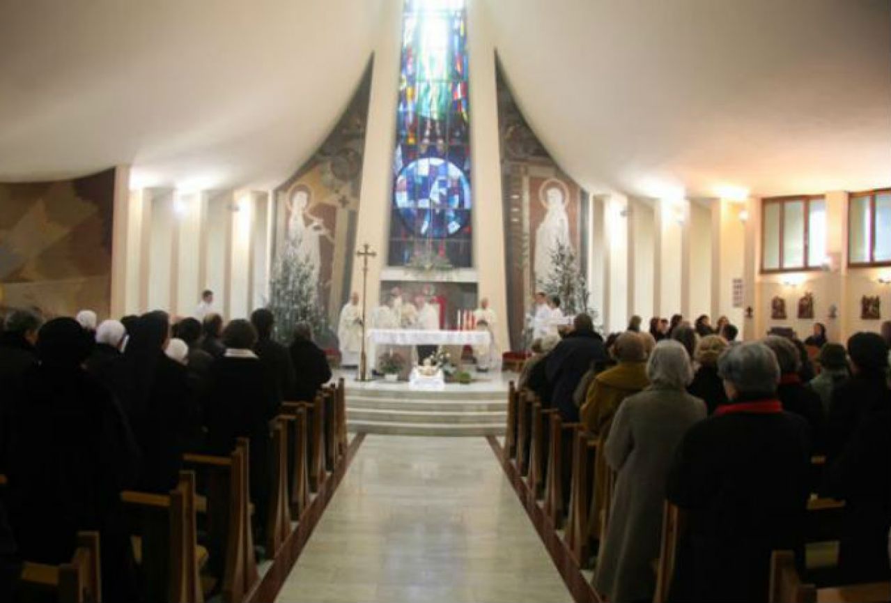 Proslava Svih svetih u banjalučkoj Katedrali: 'Sve nas je manje'