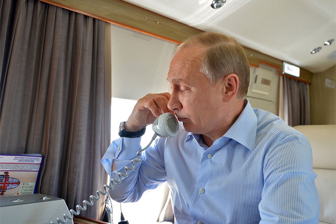 Putin odobrio MIG-ove i oklopna vozila Srbiji 