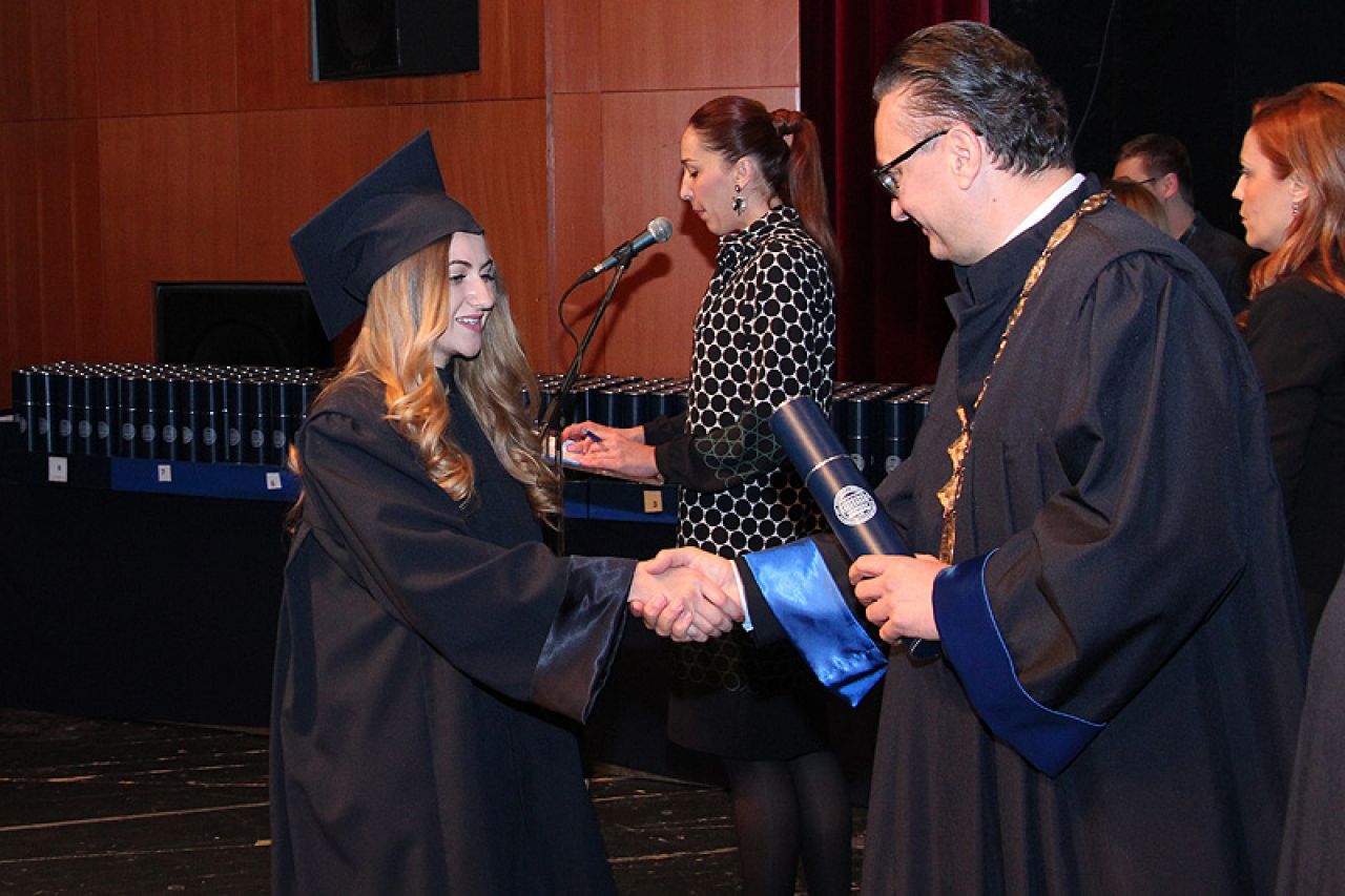 Mostar: Diplome dobilo 290 studenata