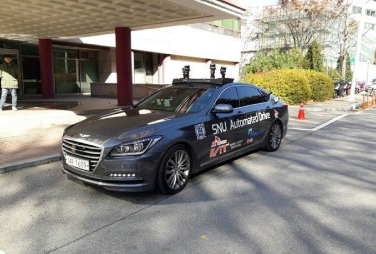 Predstavili taksi službu s autonomnim vozilima za vožnju od vrata do vrata