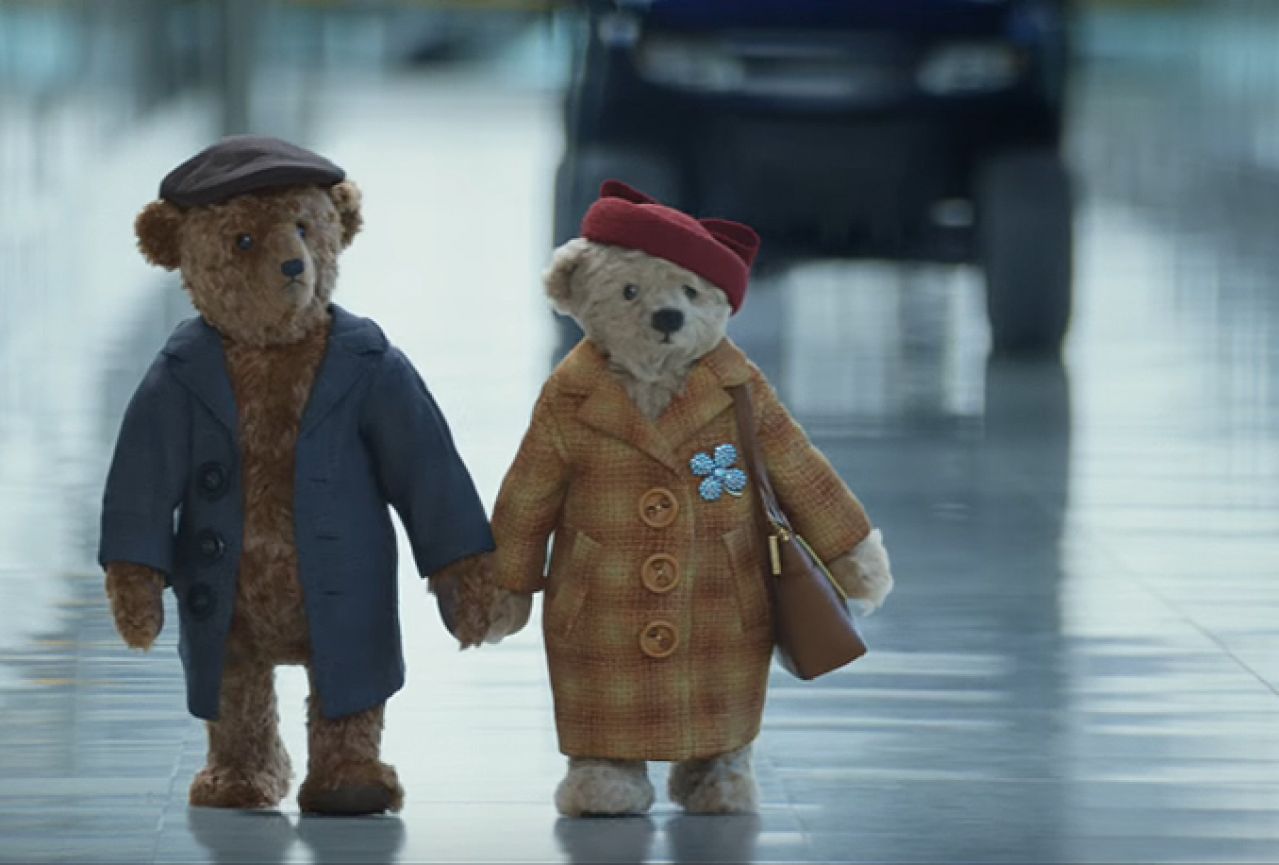 VIDEO | Snimljena božićna reklama koja topi srca