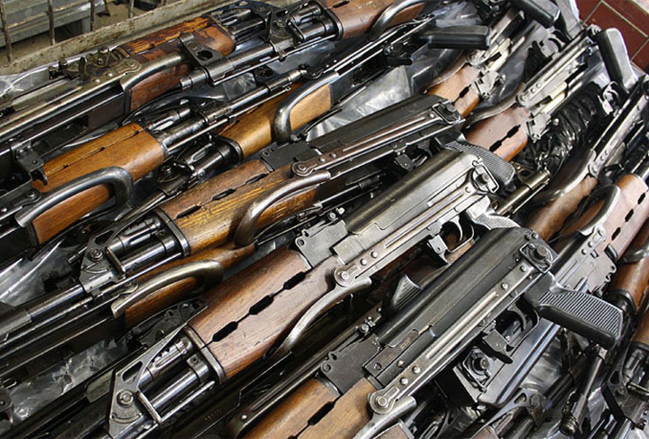 Beograd: Iz vojnog skladišta nestala veća količina oružja i streljiva