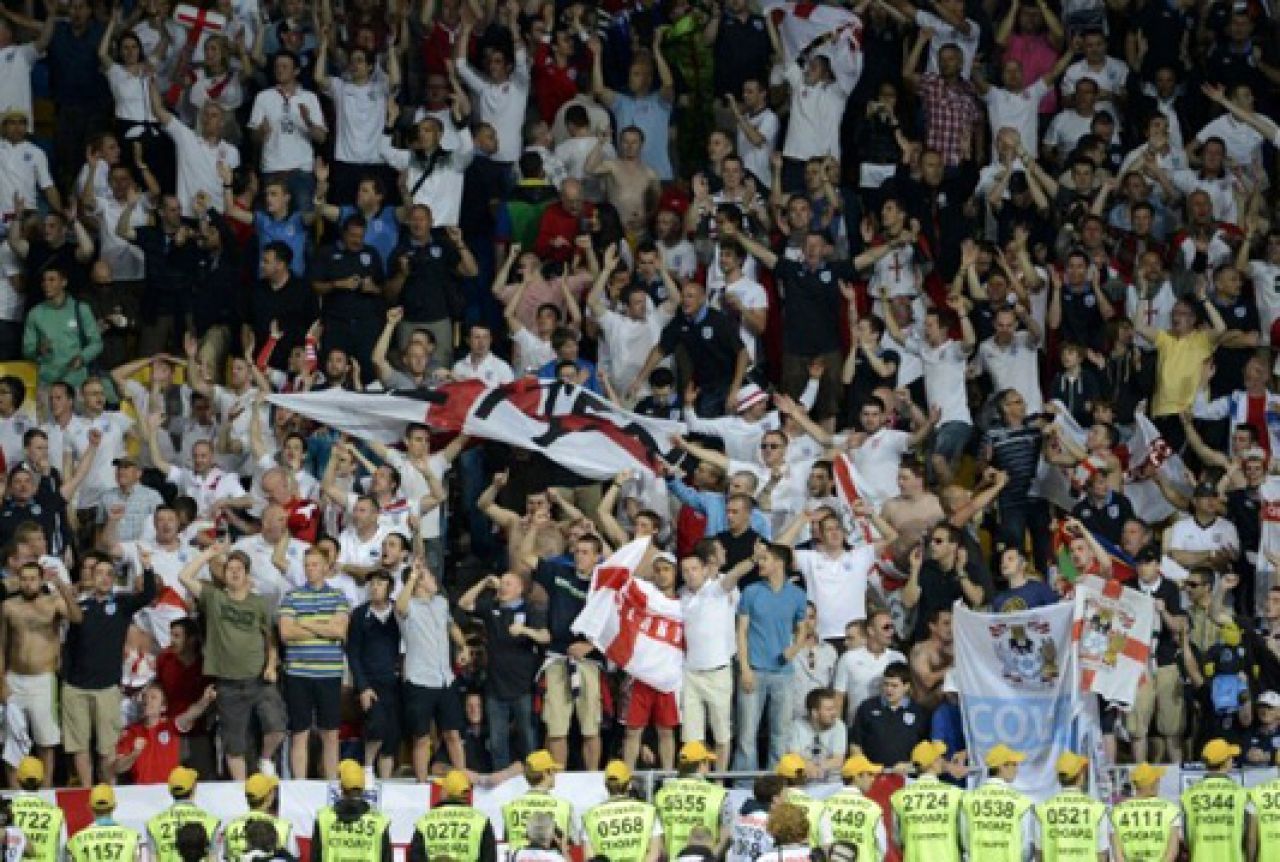 Englezi ponovno žele stajanje na stadionima