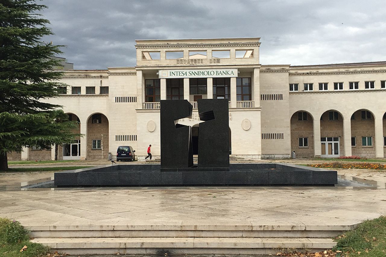 Objavljen novi rok za spomenik ispred Kosače