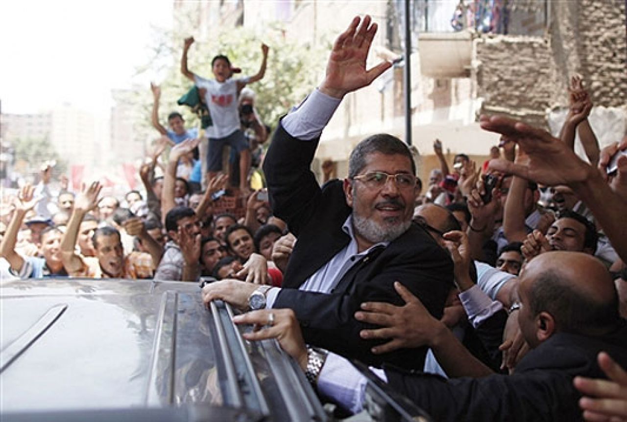 Egipatski sud poništio doživotni zatvor Muhamedu Morsiju