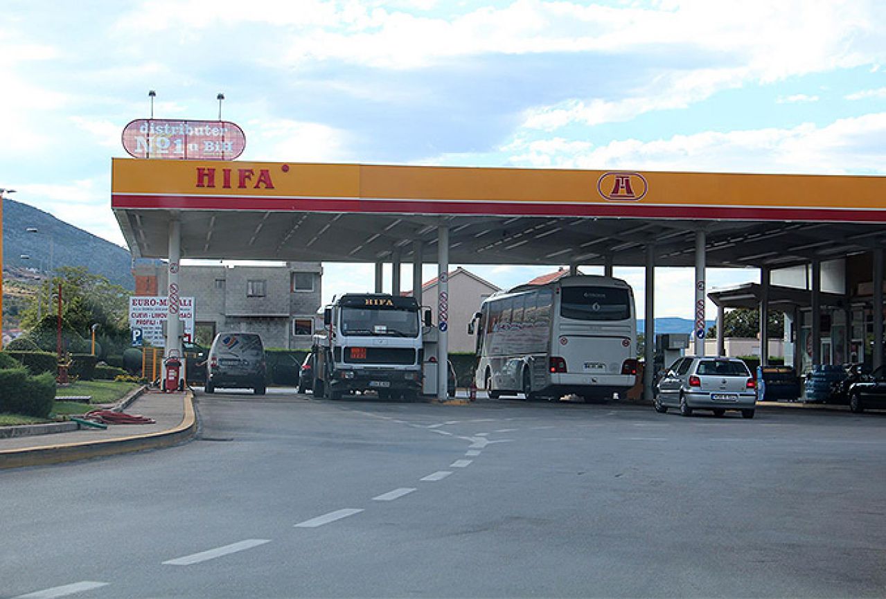 Mostar: Pred zoru opljačkali benzinsku crpku