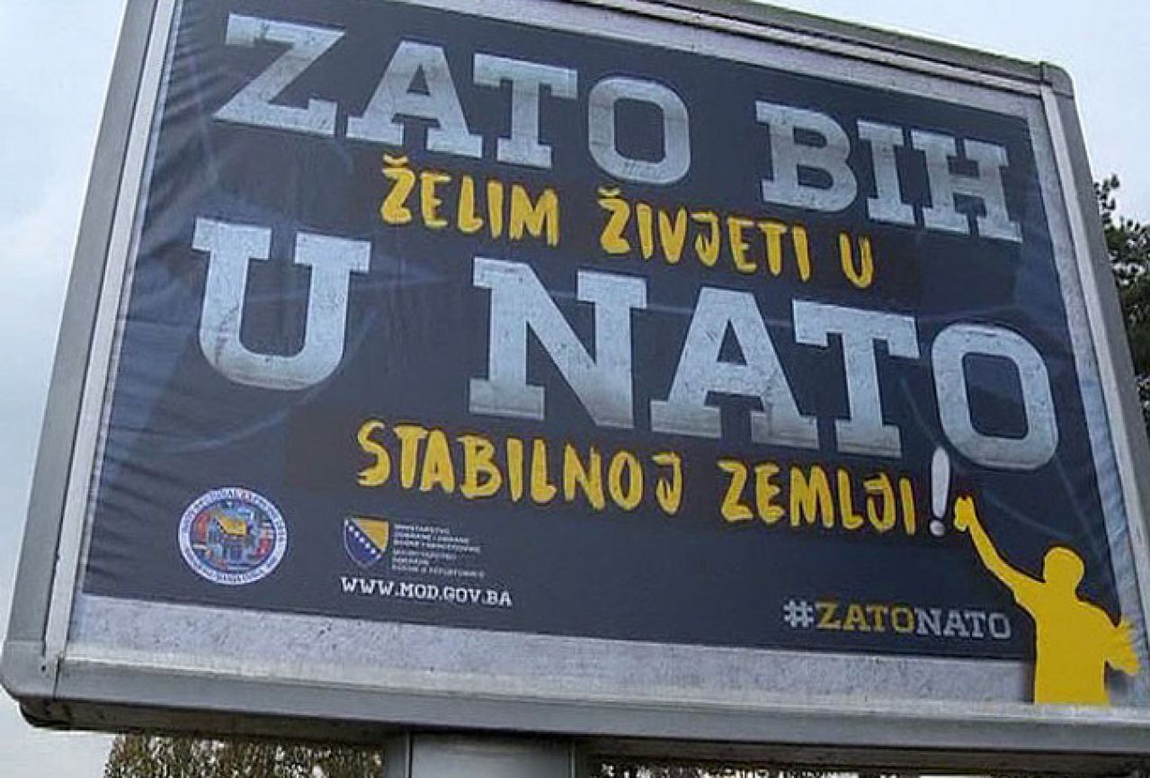 Prepucavanje u Srpskoj zbog plakata NATO-a