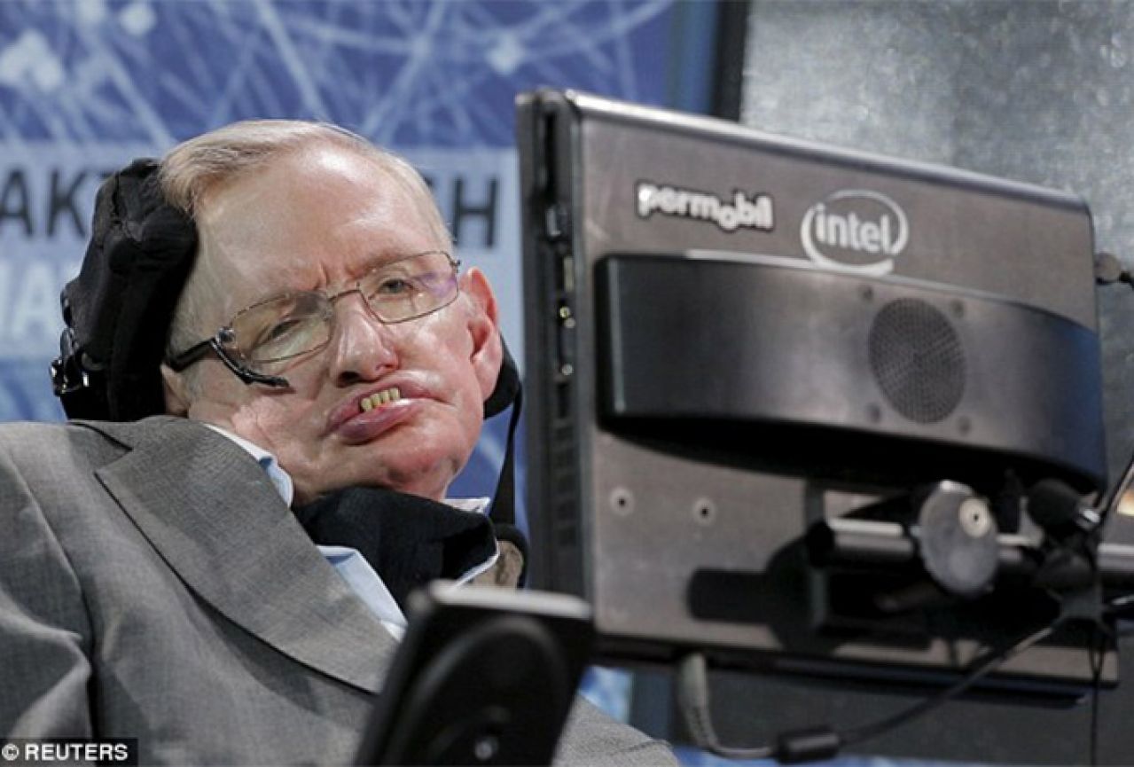  Hawking otpušten iz bolnice