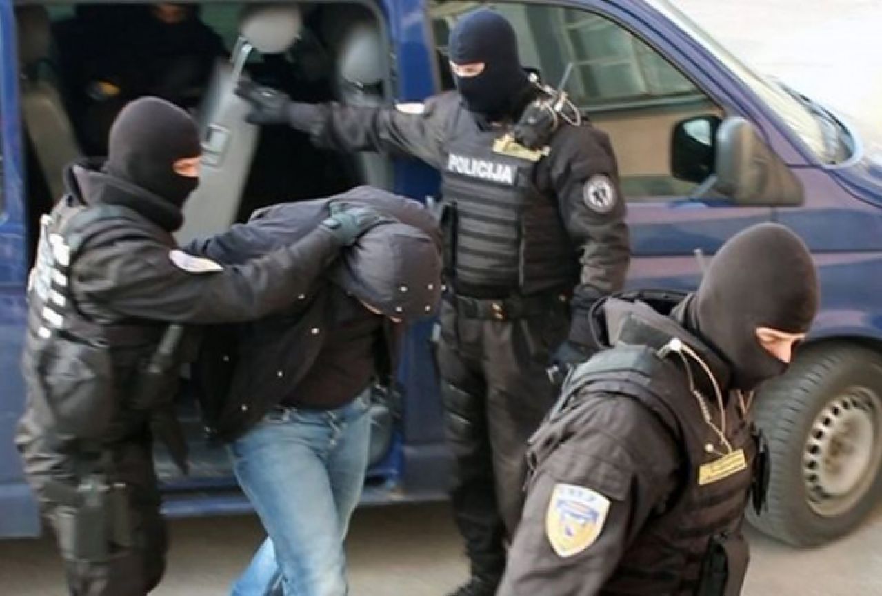 Prijedor: Uhićeno osam osoba osumnjičenih za ratni zločin 
